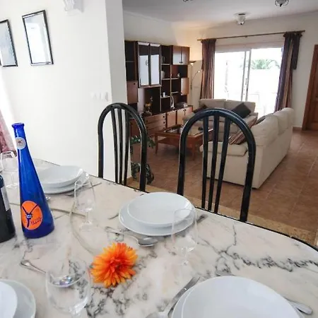 Villa Casa Angelica - High Quality 4 Bedroom - With Wifi And Great Pool Area