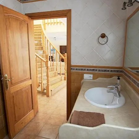 Villa Casa Angelica - High Quality 4 Bedroom - With Wifi And Great Pool Area *