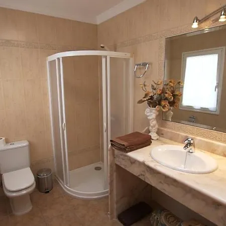 Casa Angelica - High Quality 4 Bedroom - With Wifi And Great Pool Area *